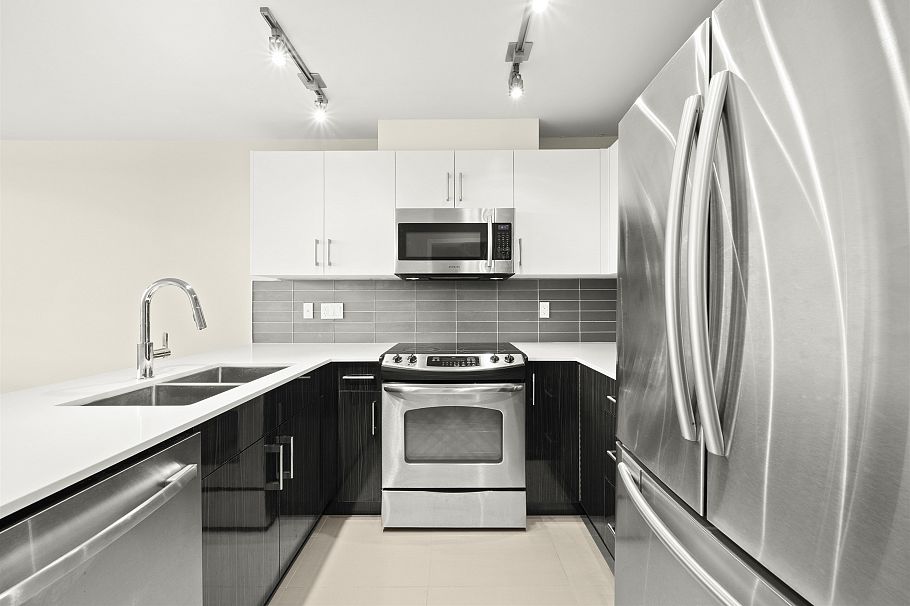 308 2711 Kingsway Vancouver, BC - 3