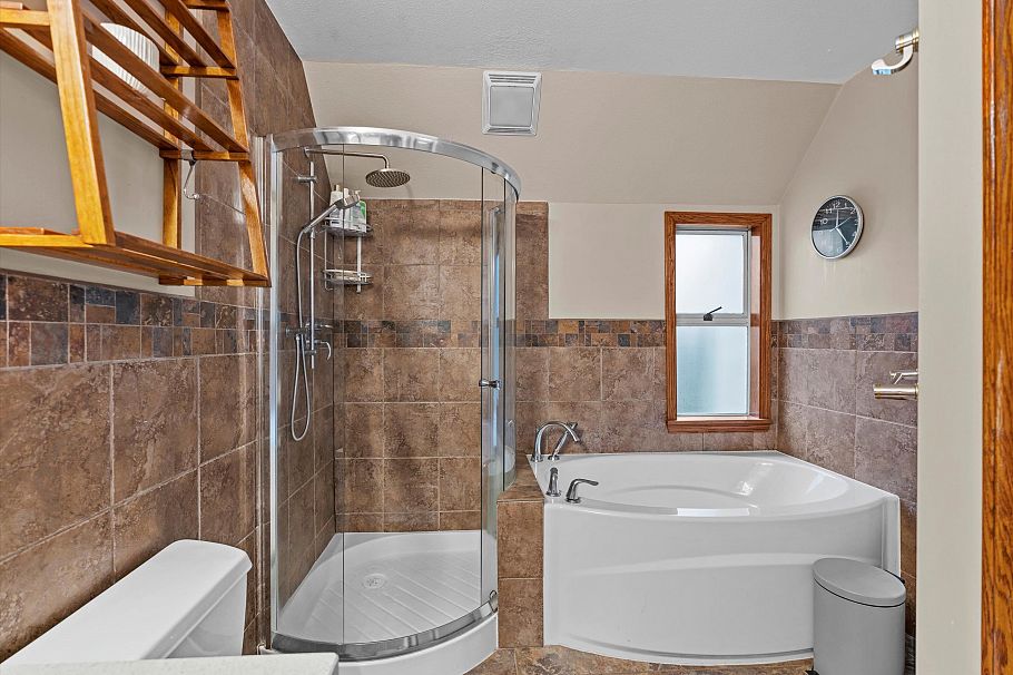 2 410 Mahon Avenue North Vancouver, BC - 24