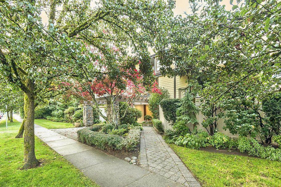 305 235 W 4th Street North Vancouver, BC - 24