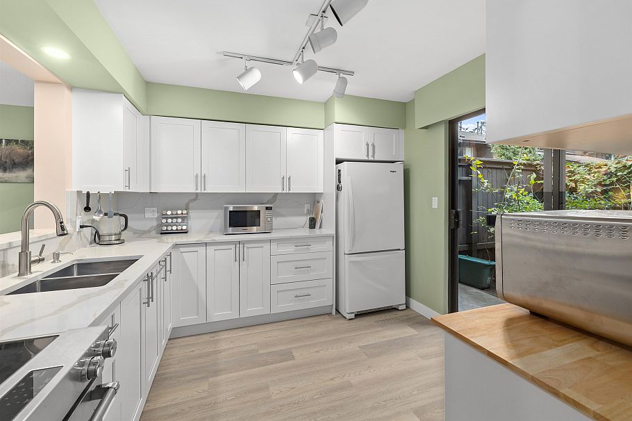 1998 Purcell Way North Vancouver, BC - 6