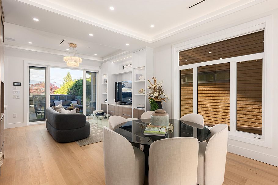 3711 W 24th Avenue Vancouver, BC - 10