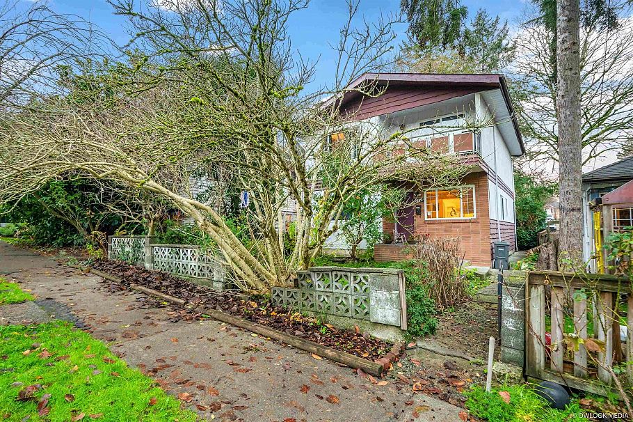 3557 Marshall Street Vancouver, BC - 2