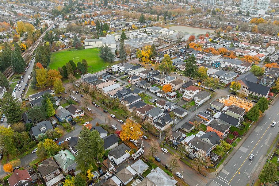 2044 E 22nd Avenue Vancouver, BC - 20