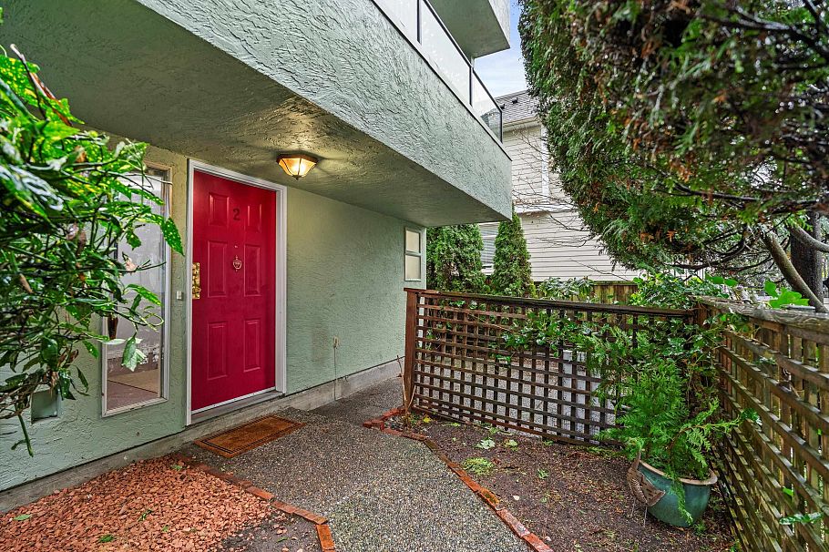 2 410 Mahon Avenue North Vancouver, BC - 3