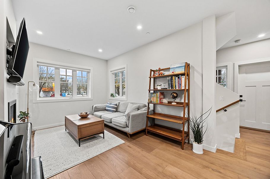 908 E 17th Avenue Vancouver, BC - 10