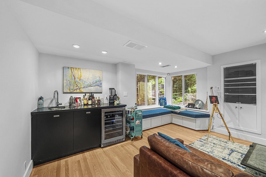 5154 Ranger Avenue North Vancouver, BC - 24