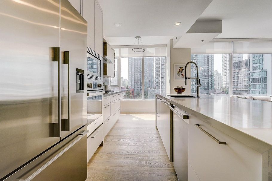 903 1211 Melville Street Vancouver, BC - 23