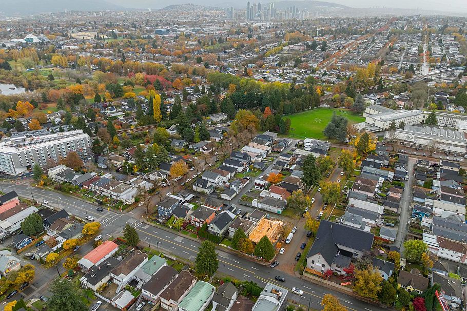 2044 E 22nd Avenue Vancouver, BC - 13