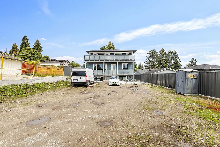 8007 Bradley Avenue Burnaby, BC - 39
