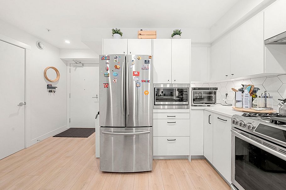 402 1519 Crown Street Vancouver, BC - 12