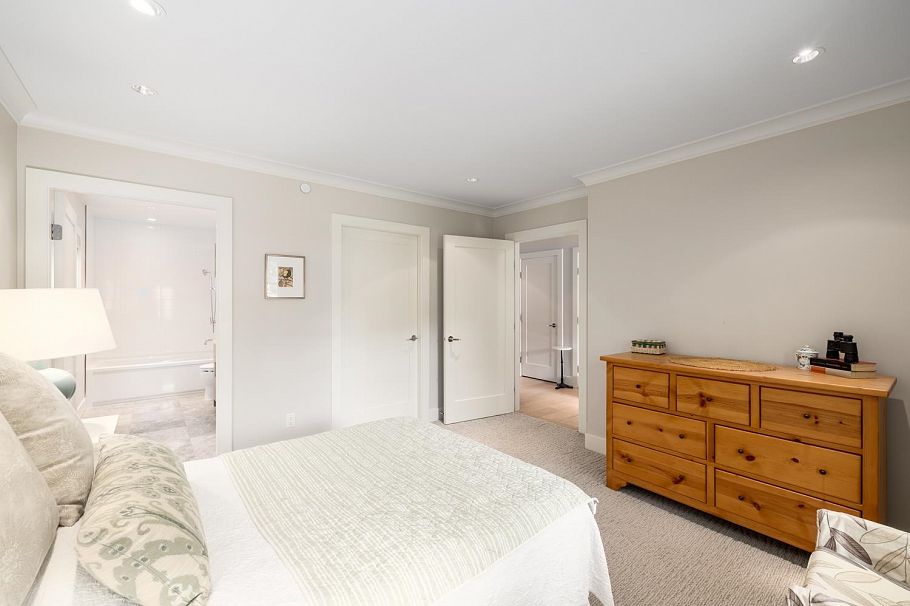 3336 W 38th Avenue Vancouver, BC - 20