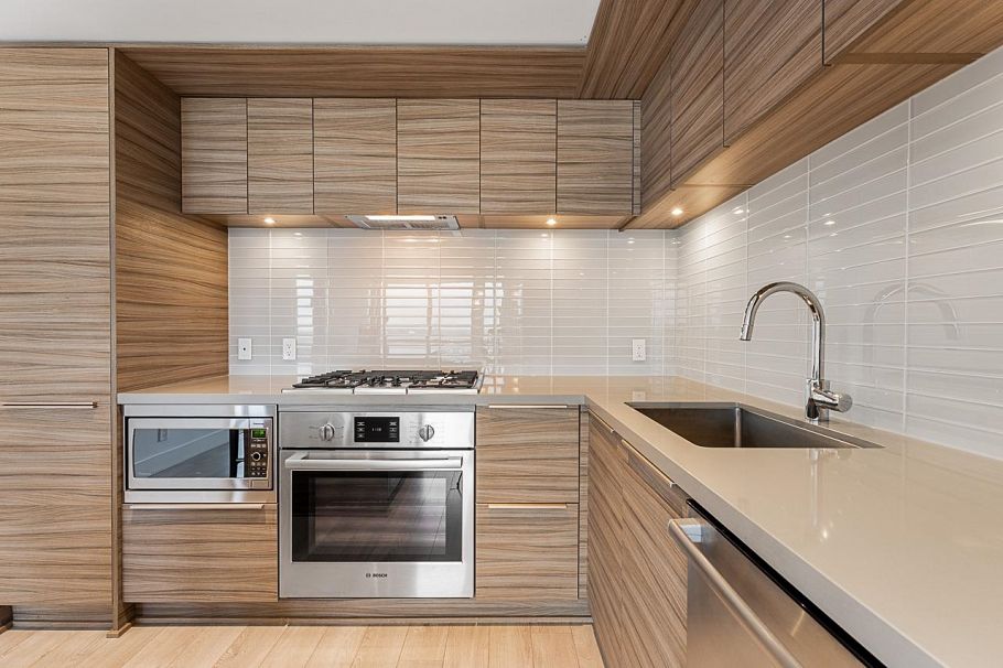 2106 1550 Fern Street North Vancouver, BC - 8