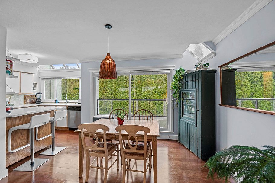 2 410 Mahon Avenue North Vancouver, BC - 1