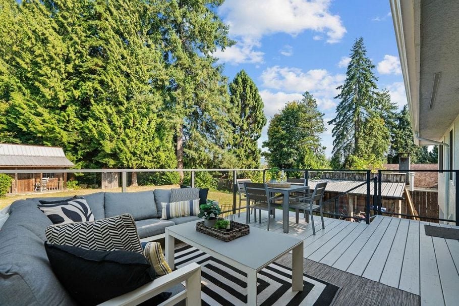 814 Plymouth Drive North Vancouver, BC - 11