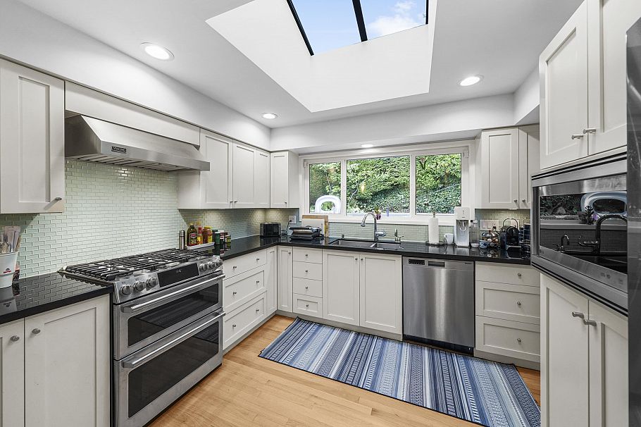 5154 Ranger Avenue North Vancouver, BC - 11