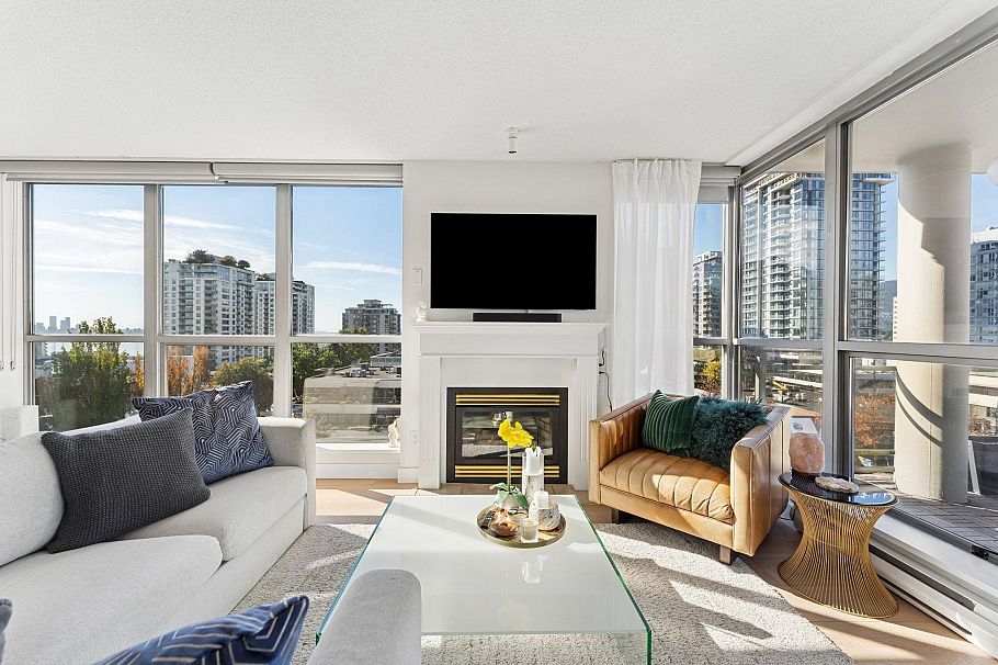 601 108 E 14th Street North Vancouver, BC - 4