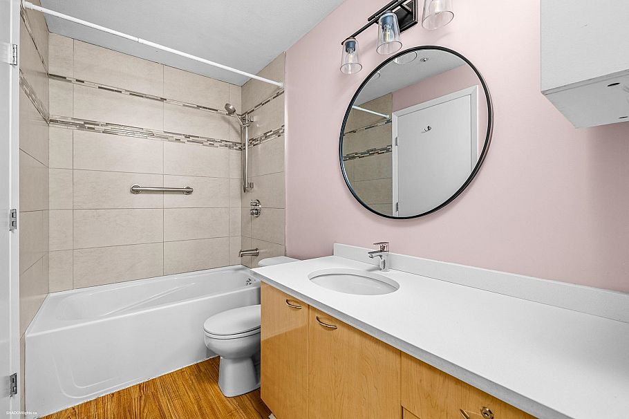 207 2228 Marstrand Avenue Vancouver, BC - 22