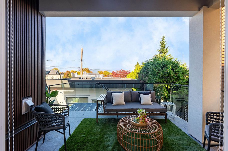 3711 W 24th Avenue Vancouver, BC - 18