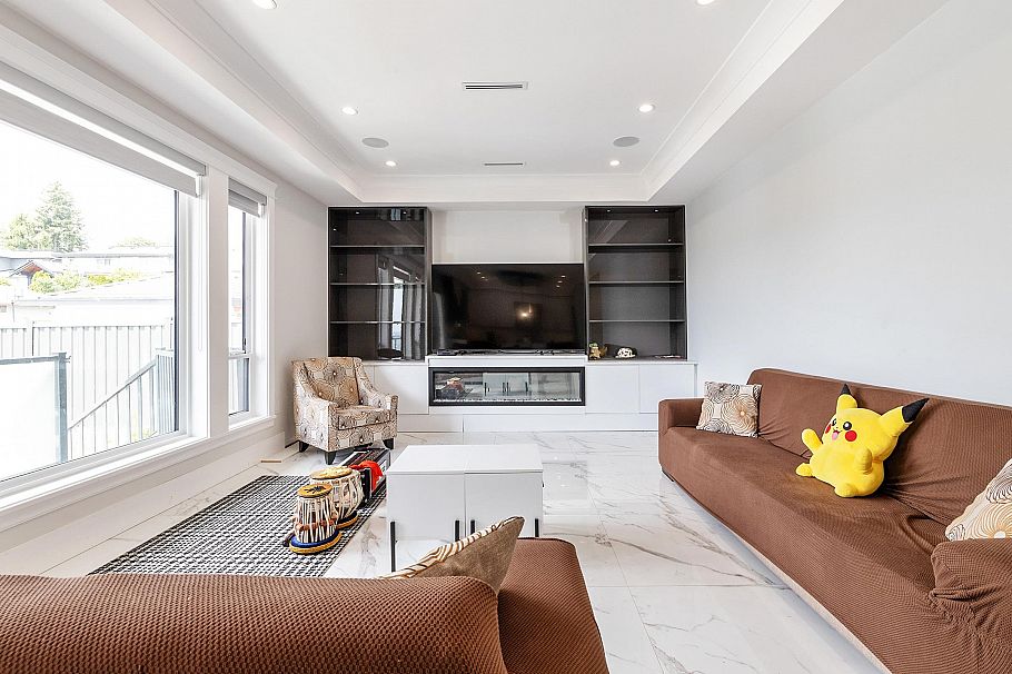 8007 Bradley Avenue Burnaby, BC - 8