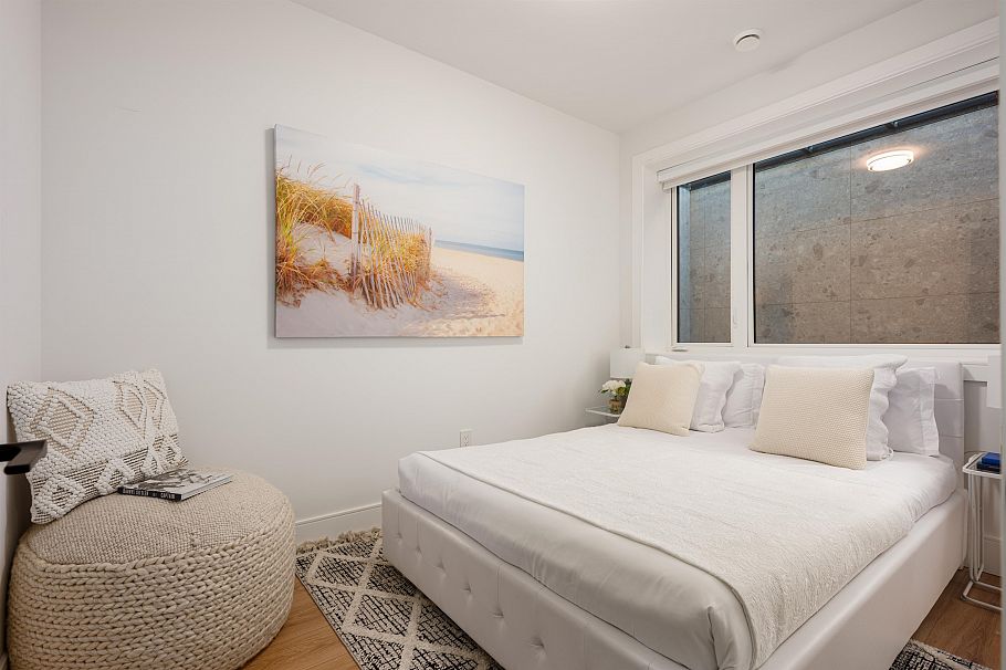 3711 W 24th Avenue Vancouver, BC - 33