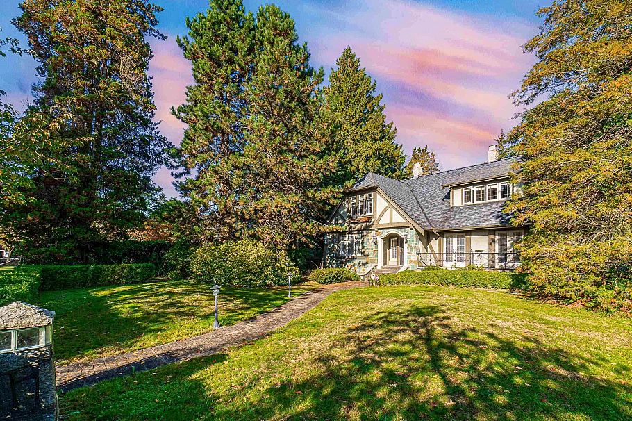 1667 W 40th Avenue Vancouver, BC - 1