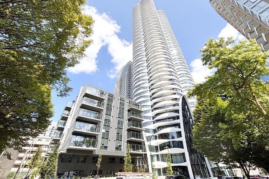 2702 1033 Nelson Street Vancouver, BC - 1