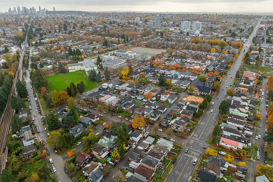 2044 E 22nd Avenue Vancouver, BC - 10