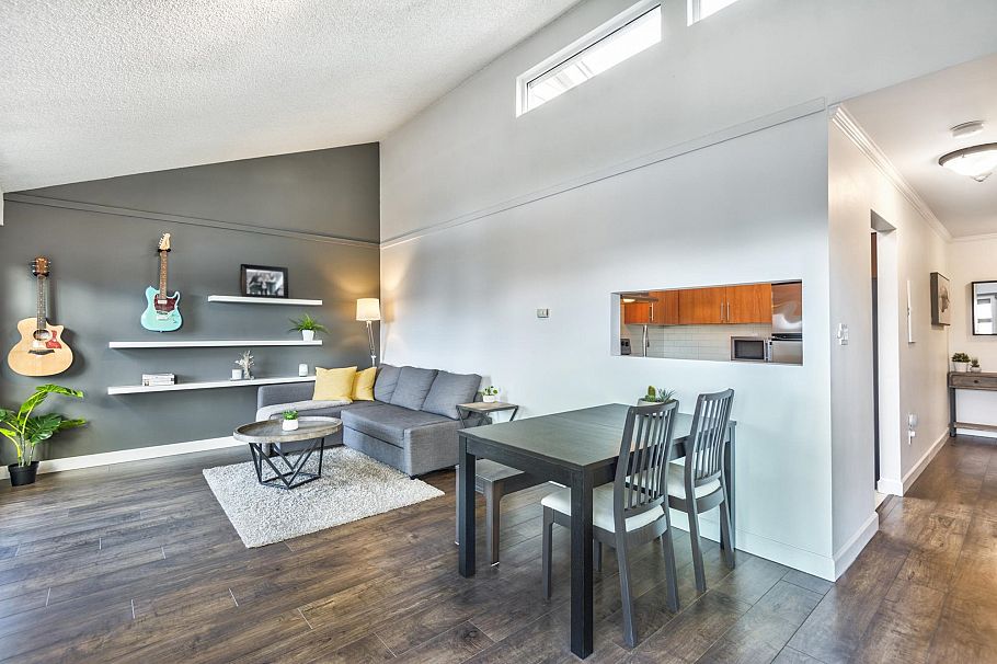 305 235 W 4th Street North Vancouver, BC - 3