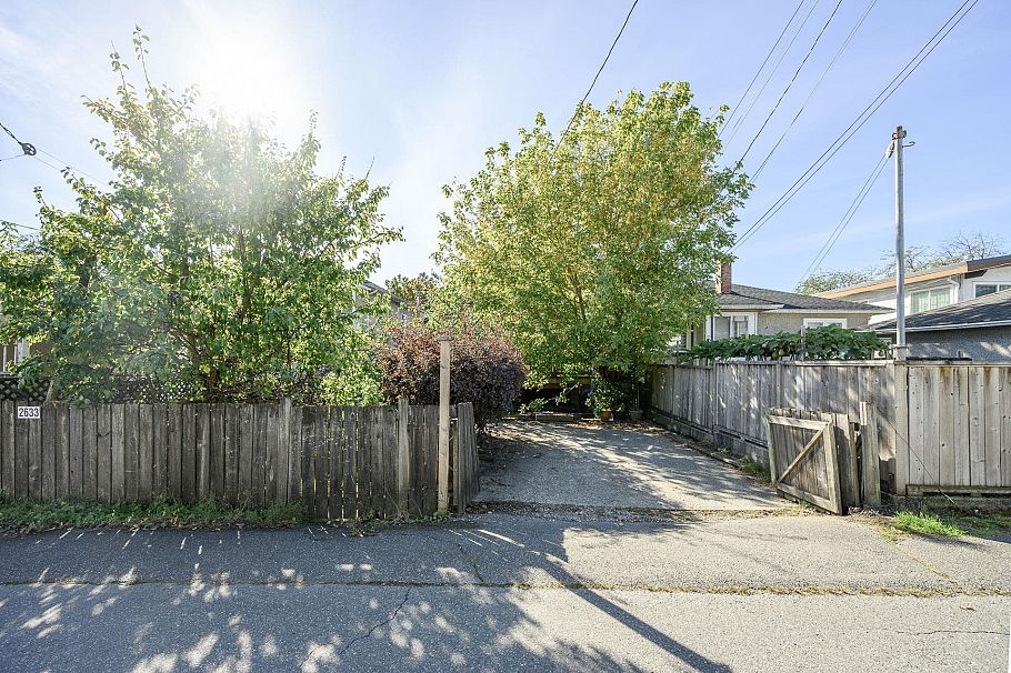 2633 Venables Street Vancouver, BC - 25