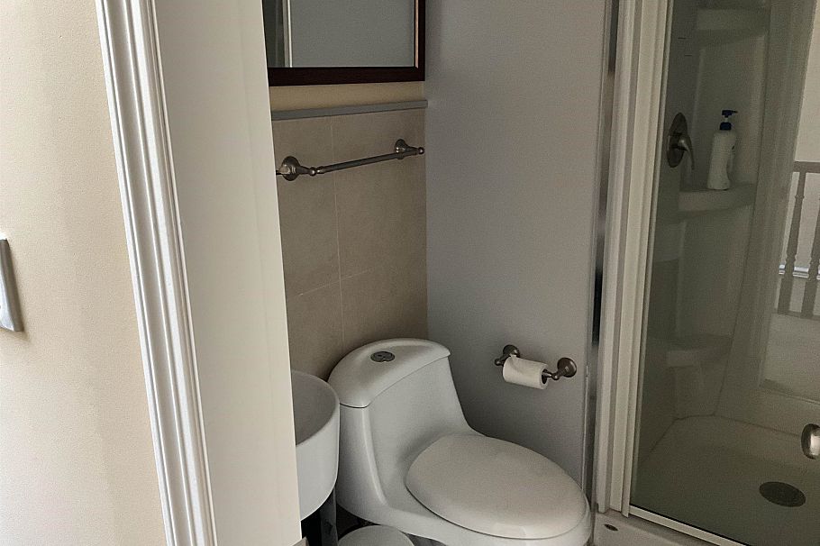 1667 W 40th Avenue Vancouver, BC - 20