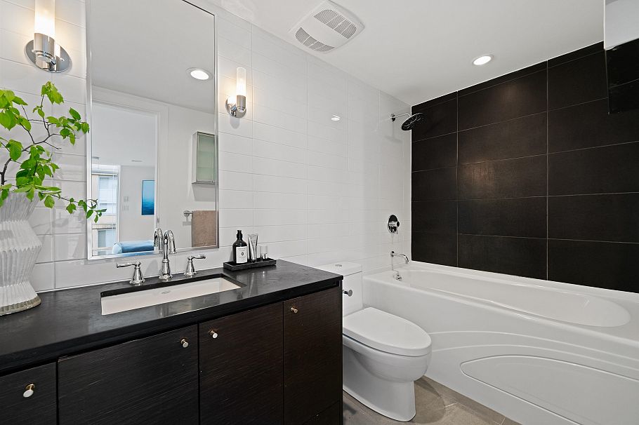 403 988 Richards Street Vancouver, BC - 20