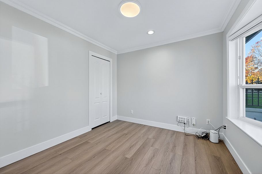 392 E 63rd Avenue Vancouver, BC - 30