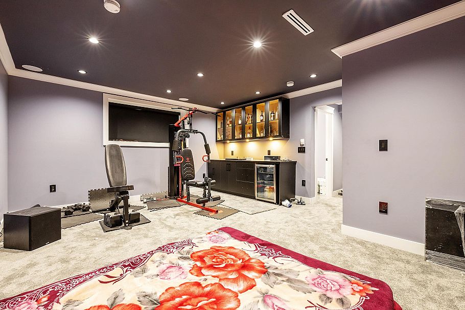 8007 Bradley Avenue Burnaby, BC - 34