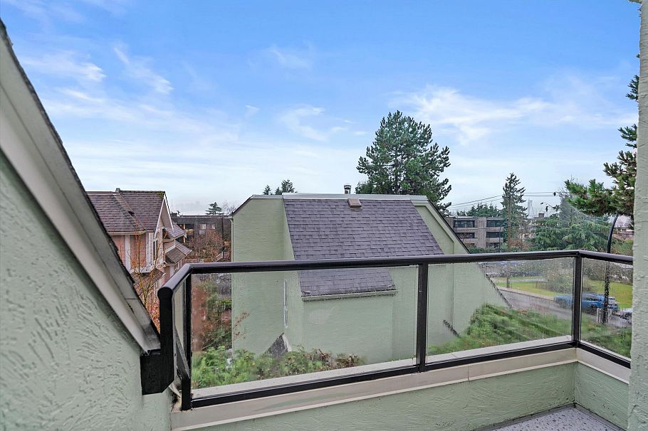 2 410 Mahon Avenue North Vancouver, BC - 22