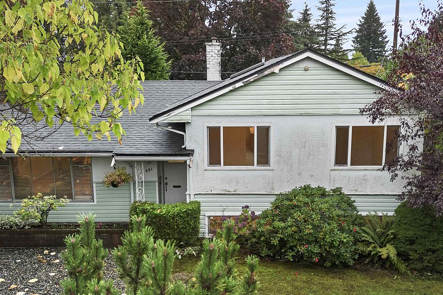 651 Kerry Place North Vancouver, BC - 24