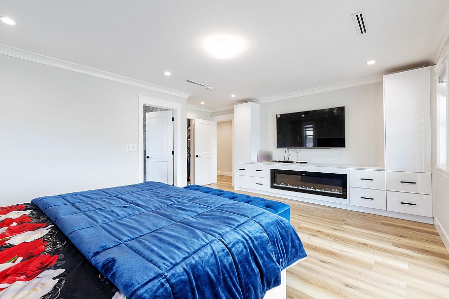 8007 Bradley Avenue Burnaby, BC - 22