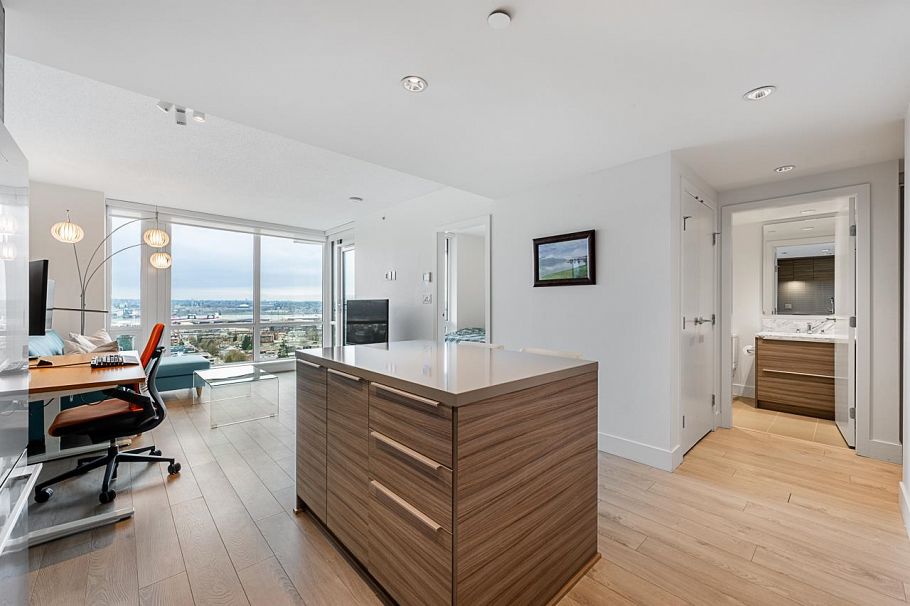 2106 1550 Fern Street North Vancouver, BC - 13