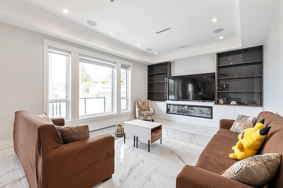 8007 Bradley Avenue Burnaby, BC - 9