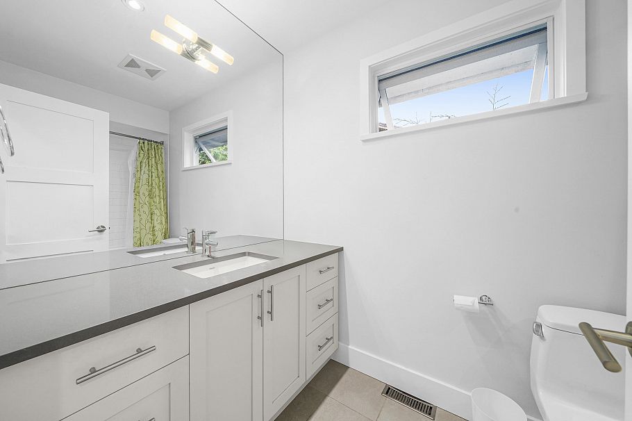 5154 Ranger Avenue North Vancouver, BC - 28