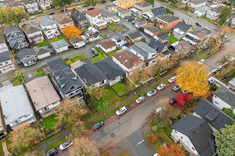 2044 E 22nd Avenue Vancouver, BC - 6