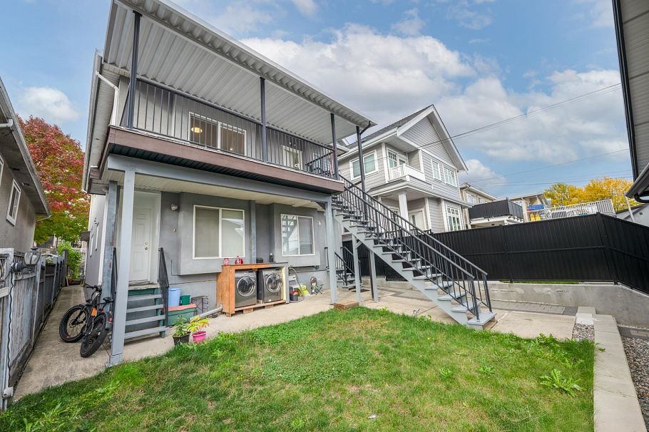 748 E 62nd Avenue Vancouver, BC - 26