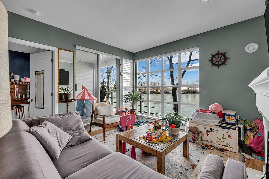 208 2020 E Kent Avenue South Vancouver, BC - 3