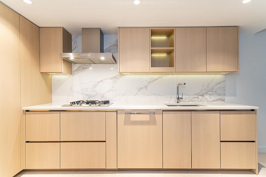 582 8608 Hazelbridge Way Richmond, BC - 15