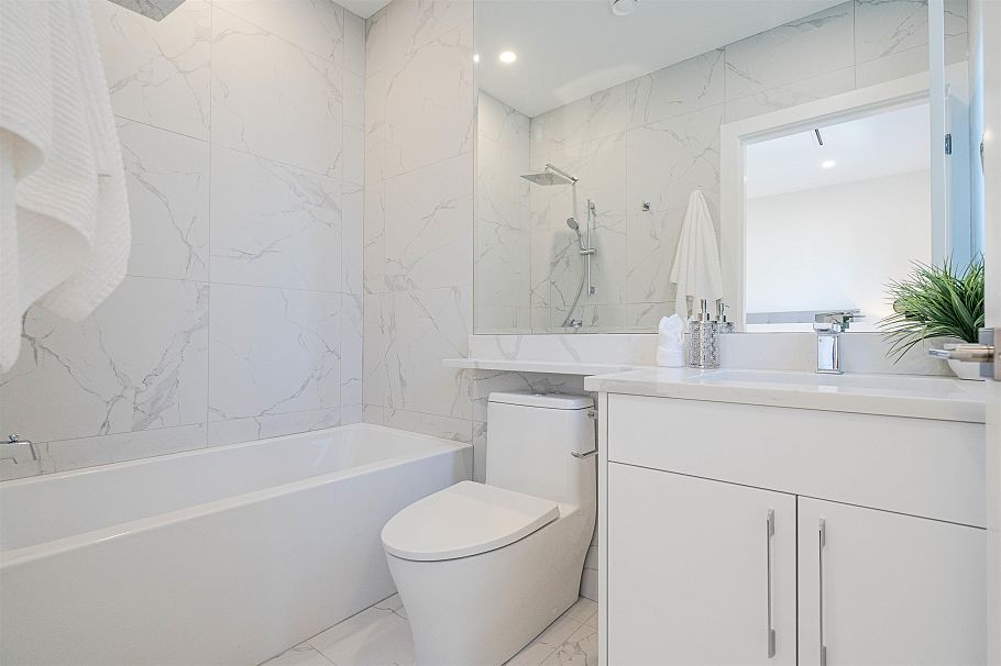 3321 W 37th Avenue Vancouver, BC - 20