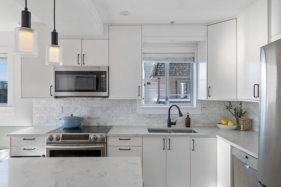 305 1950 E 11 Avenue Vancouver, BC - 19