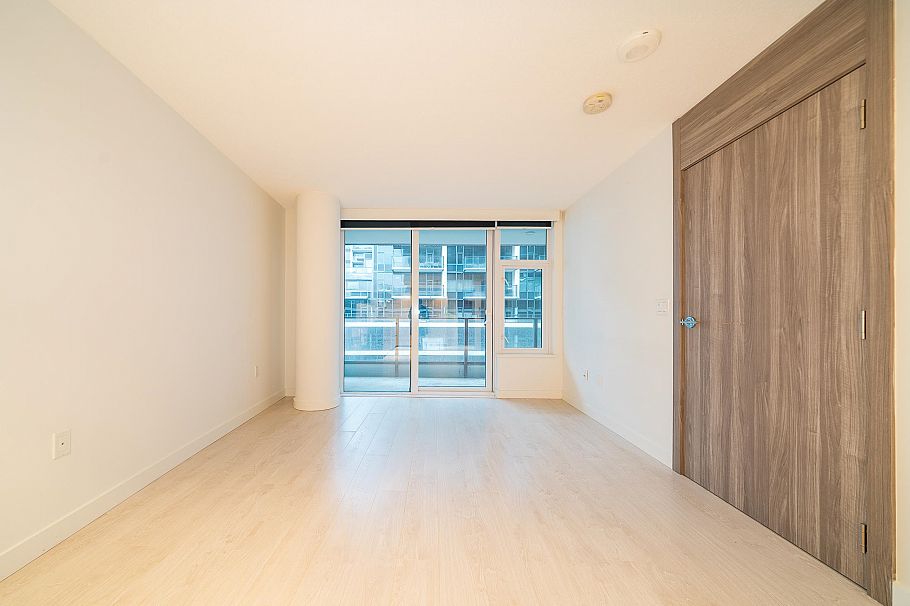 582 8608 Hazelbridge Way Richmond, BC - 6