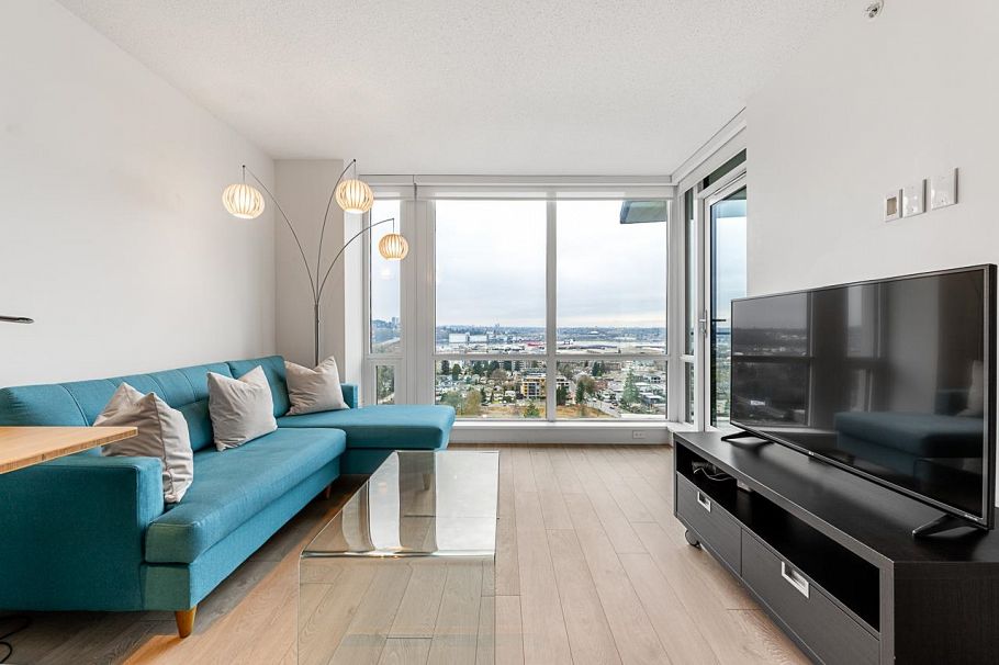 2106 1550 Fern Street North Vancouver, BC - 16