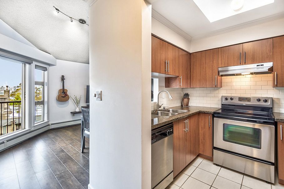 305 235 W 4th Street North Vancouver, BC - 9