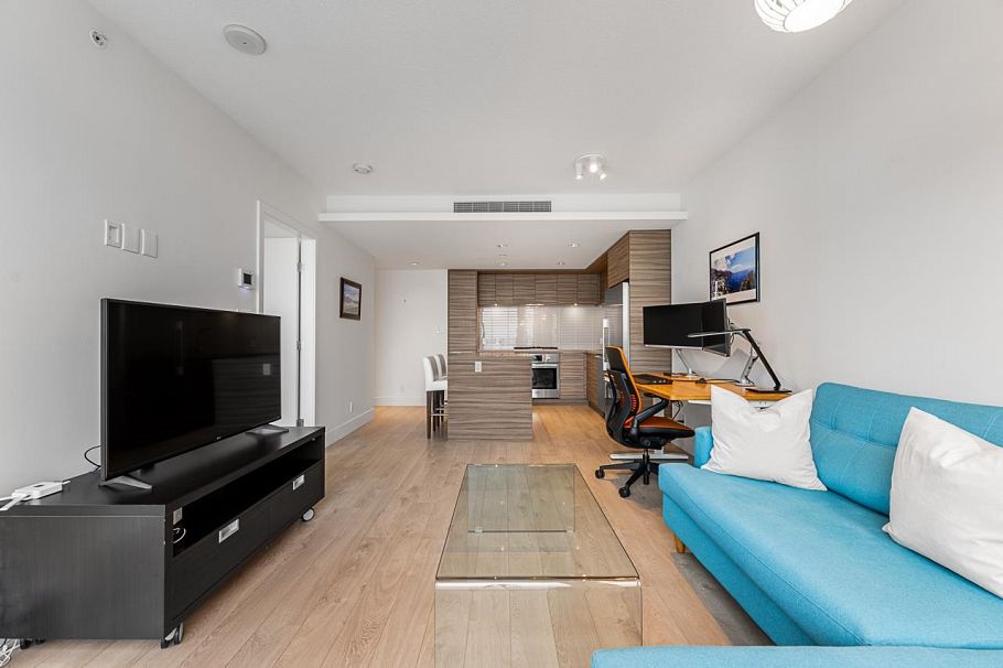 2106 1550 Fern Street North Vancouver, BC - 12