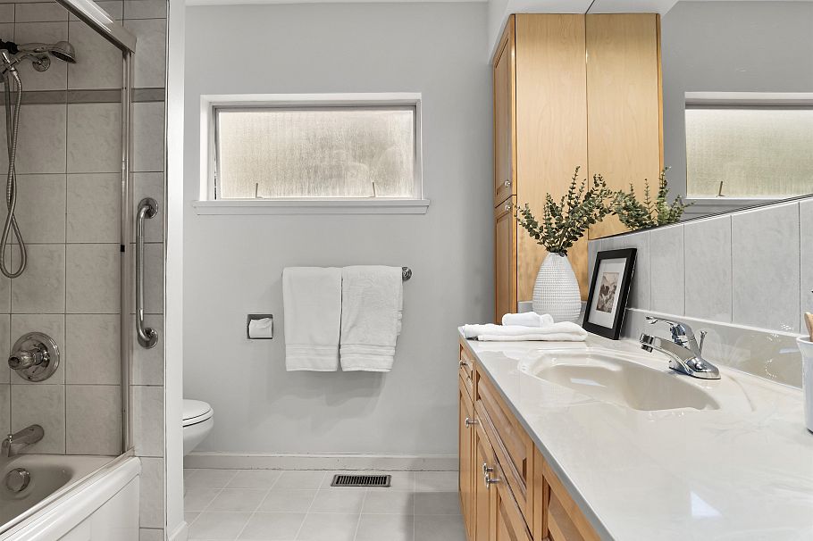 651 Kerry Place North Vancouver, BC - 19